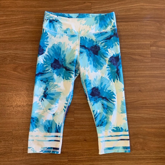 Fabletics Crop Leggings - Picture 1 of 2